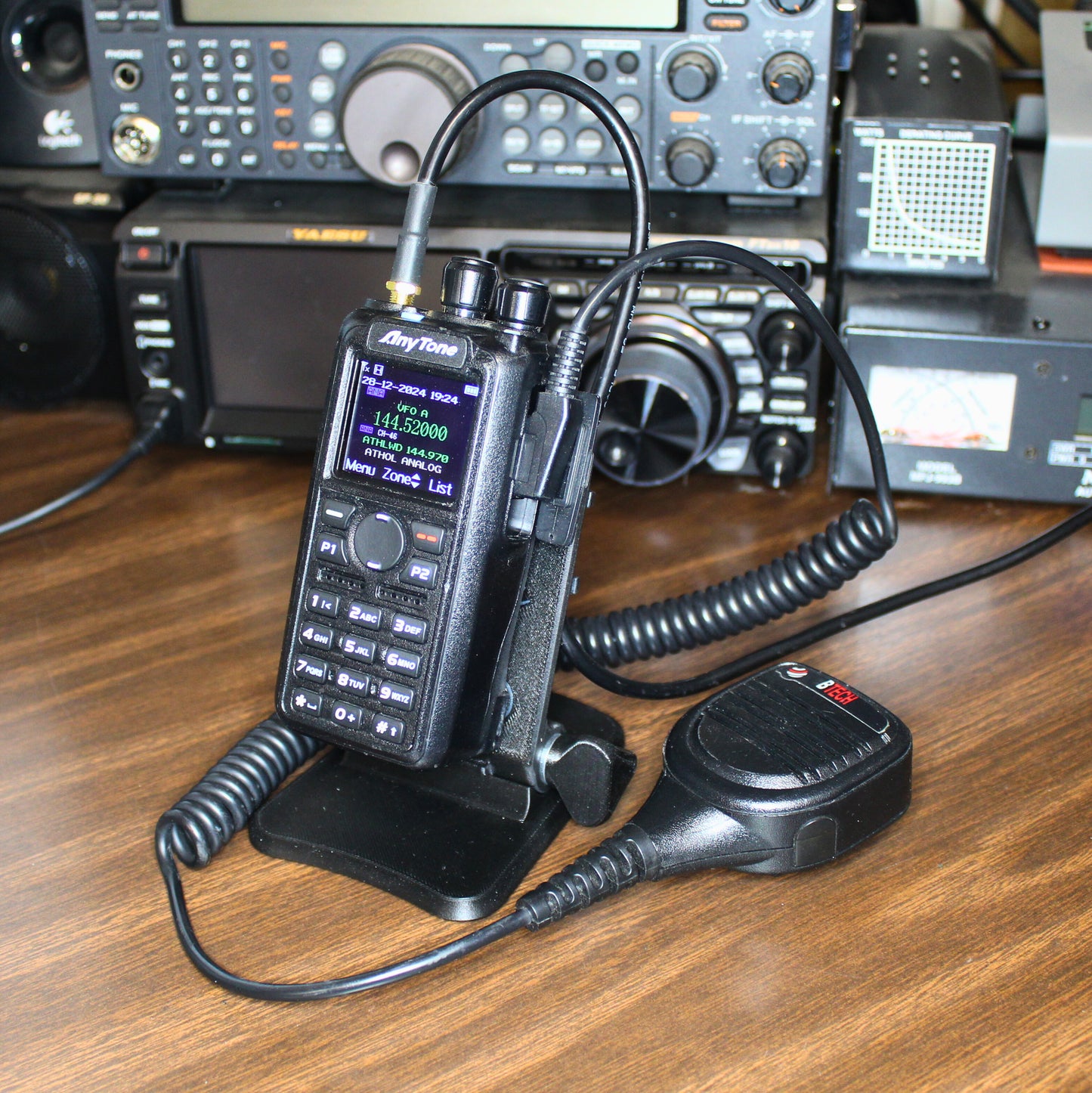 Radio Buddy Pro – Docking Station for Your Handheld Radio