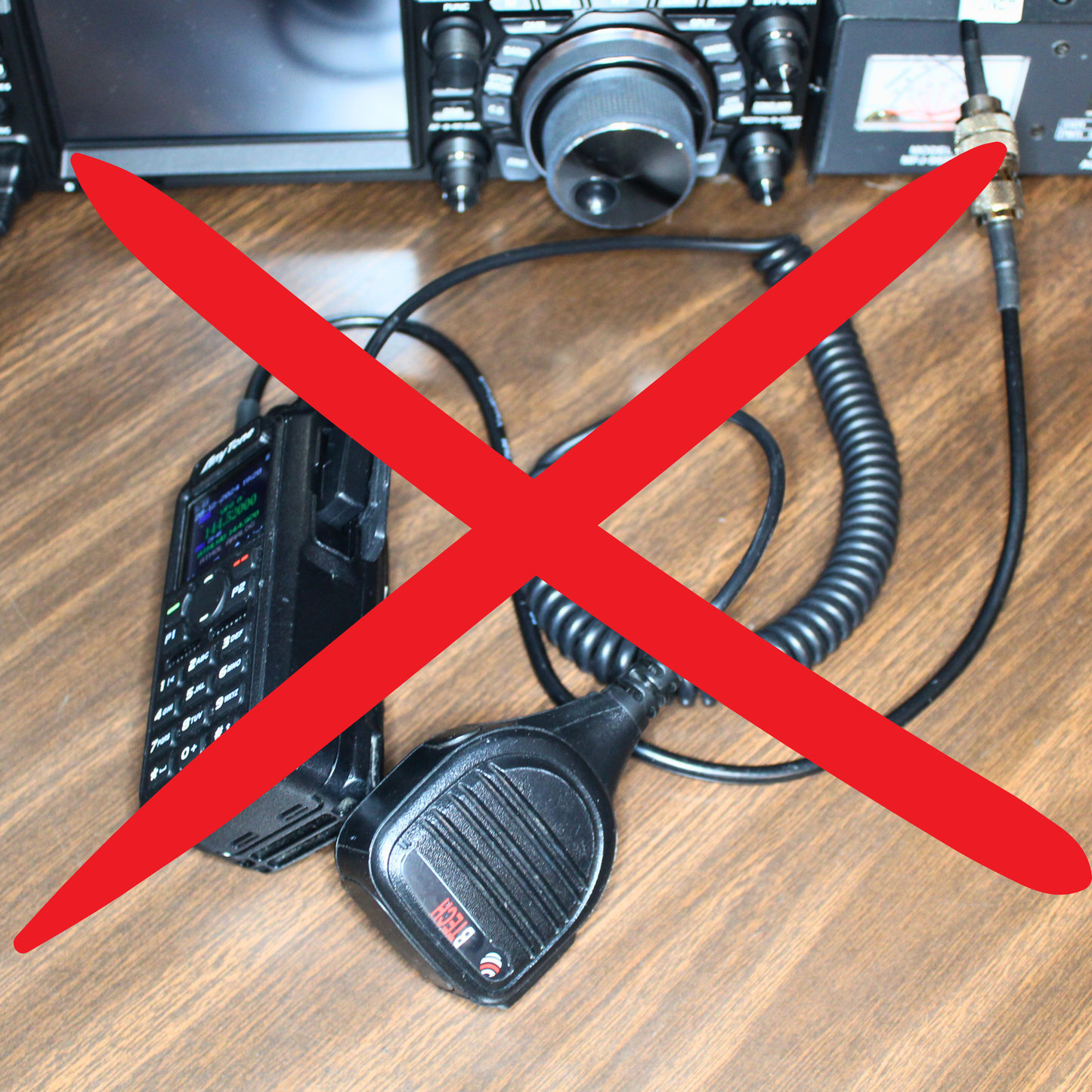 Radio Buddy Pro – Docking Station for Your Handheld Radio